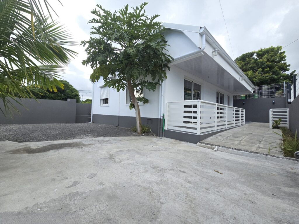 Maison Mont Vert Les bas - Saint-Pierre- Extérieur